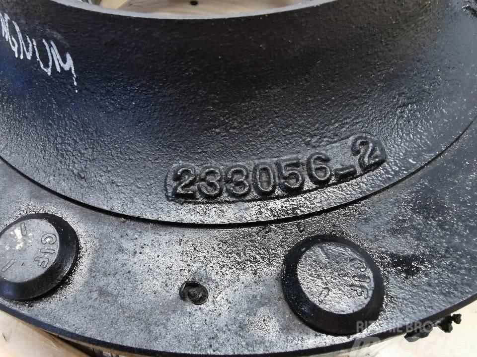CASE MX 230 Magnum {Dana front wheel hub Tyres, wheels and rims