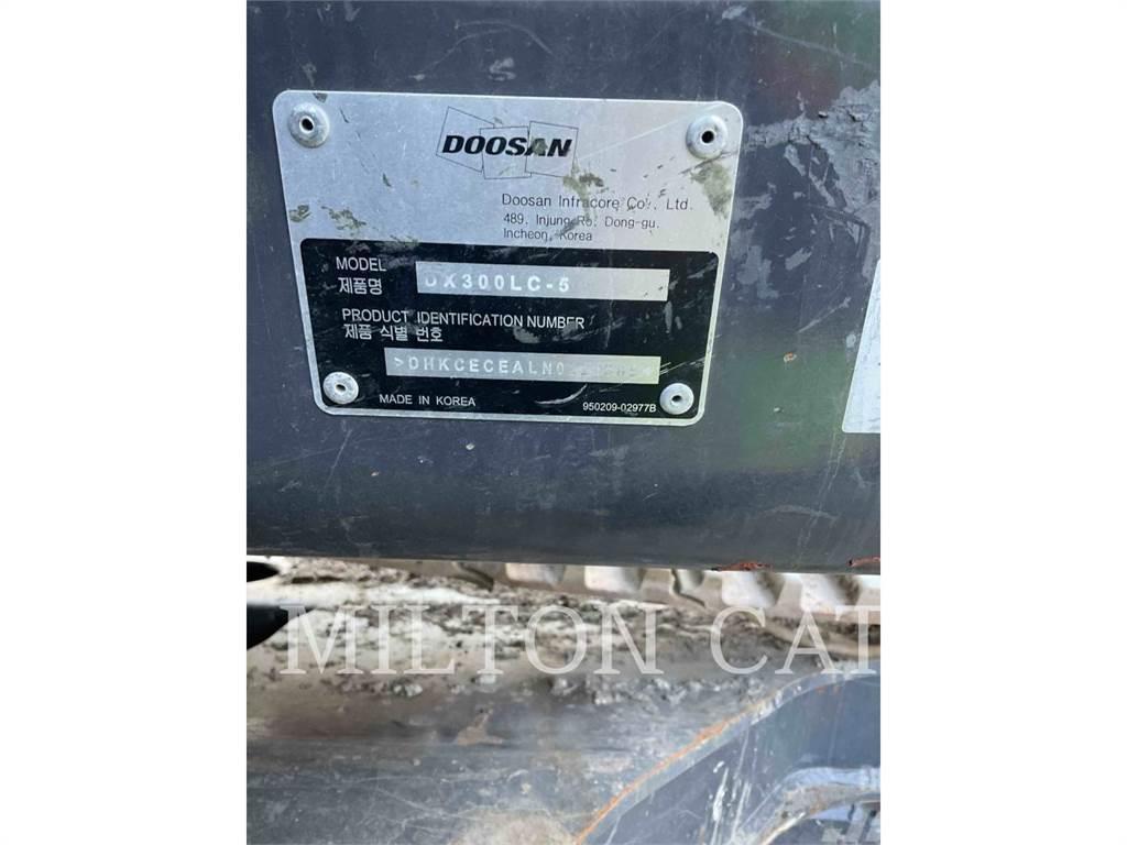 Doosan DX300LC Гусеничні екскаватори