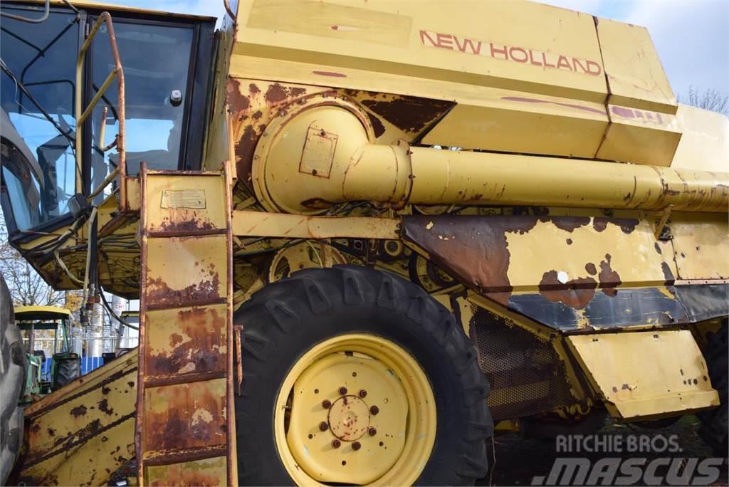 New Holland TF 44 Combine harvesters