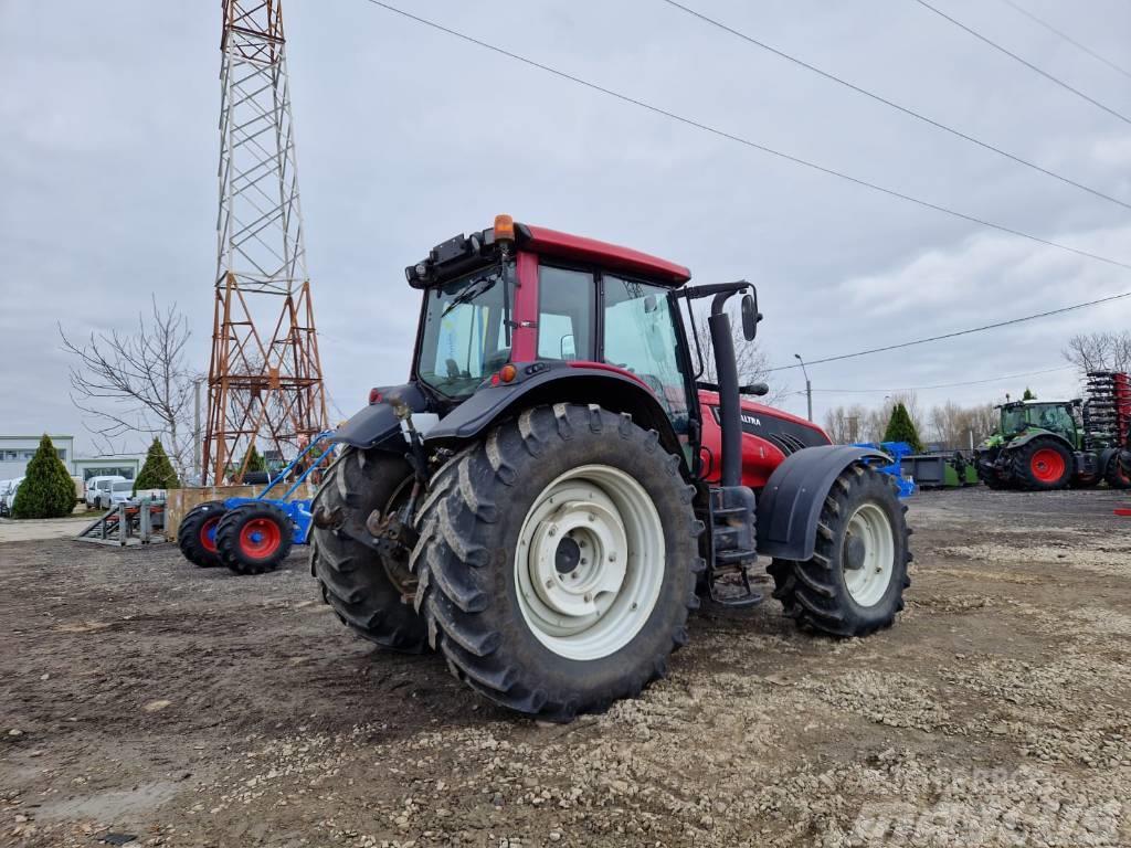 Valtra T193 Tractors