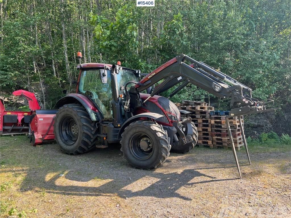 Valtra N104 w/ front loader Tractors