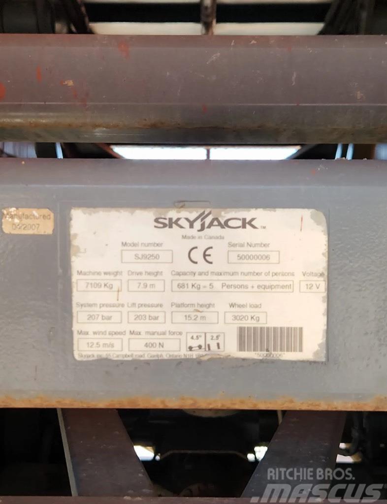 SkyJack SJ 9250 RT Scissor lifts