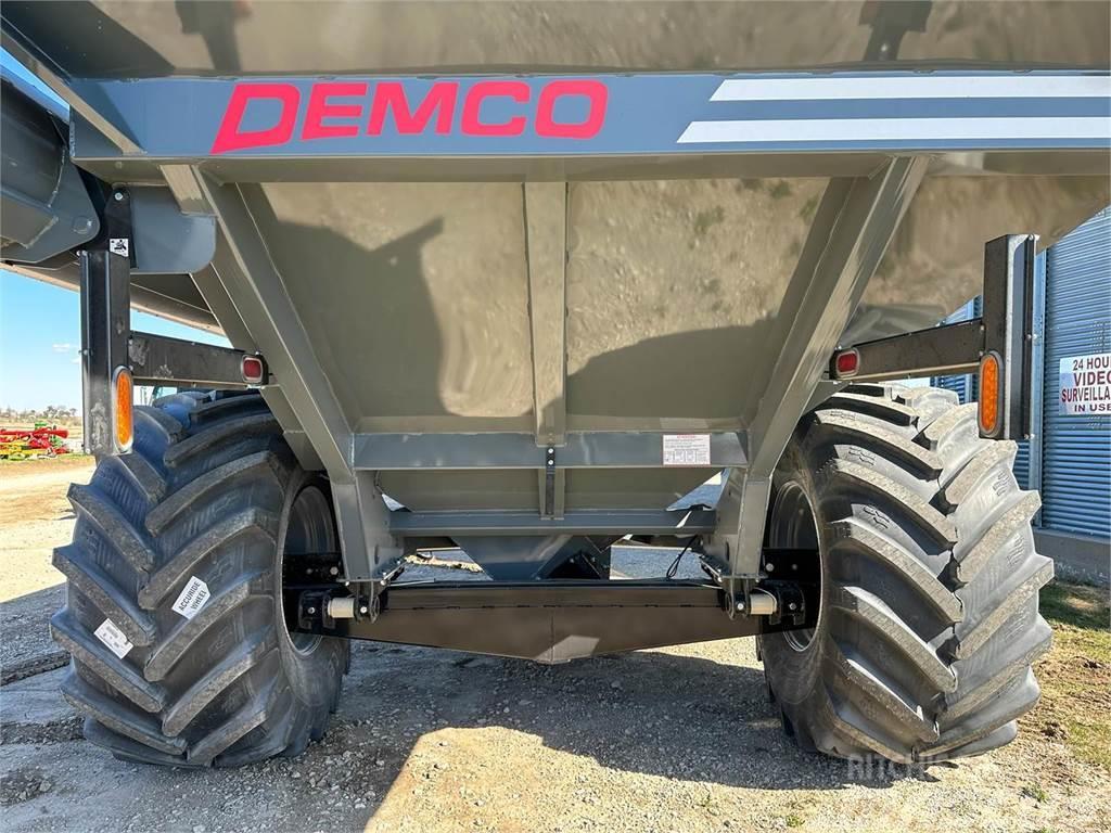Demco 1000 Grain / Silage Trailers