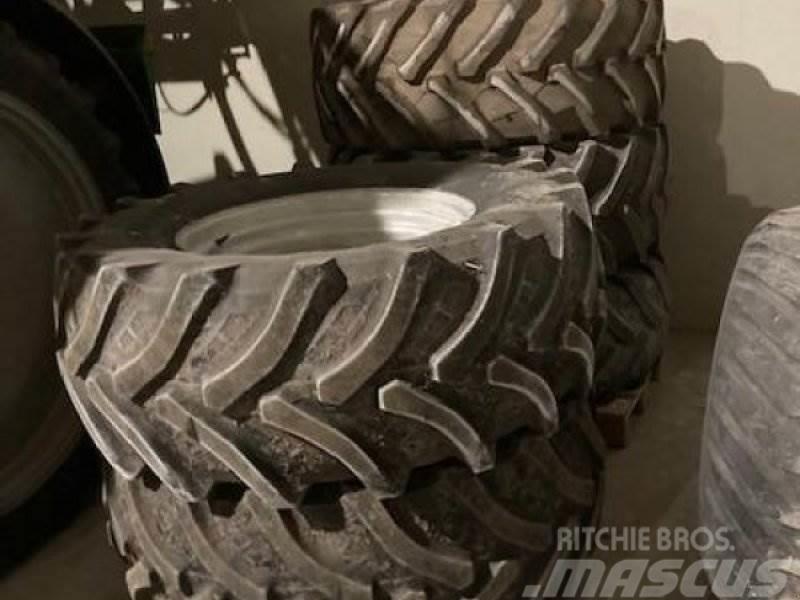 Pirelli 540/65 R30 PIRELLI Tyres, wheels and rims