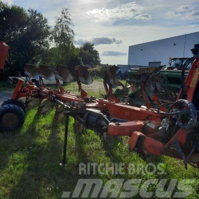 Gregoire Besson RWY9 Conventional ploughs