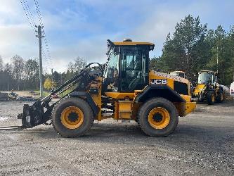 JCB 413K