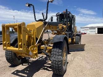 CAT 140M3 AWD
