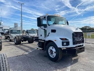 Mack MD6 42R