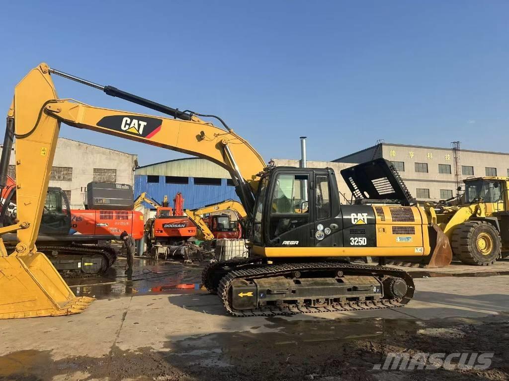 CAT 325 D Гусеничні екскаватори