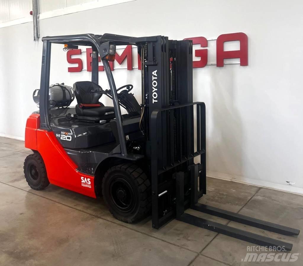Toyota 10831 8FGF20 Газові навантажувачі