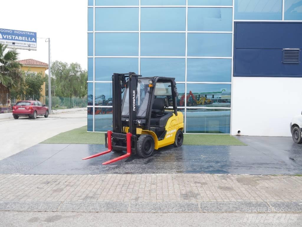 Hyundai 25 D-9 Дизельні навантажувачі