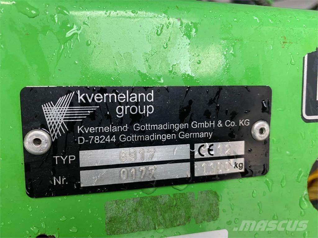 Deutz-Fahr 6917 Граблі і сінозворушувачі