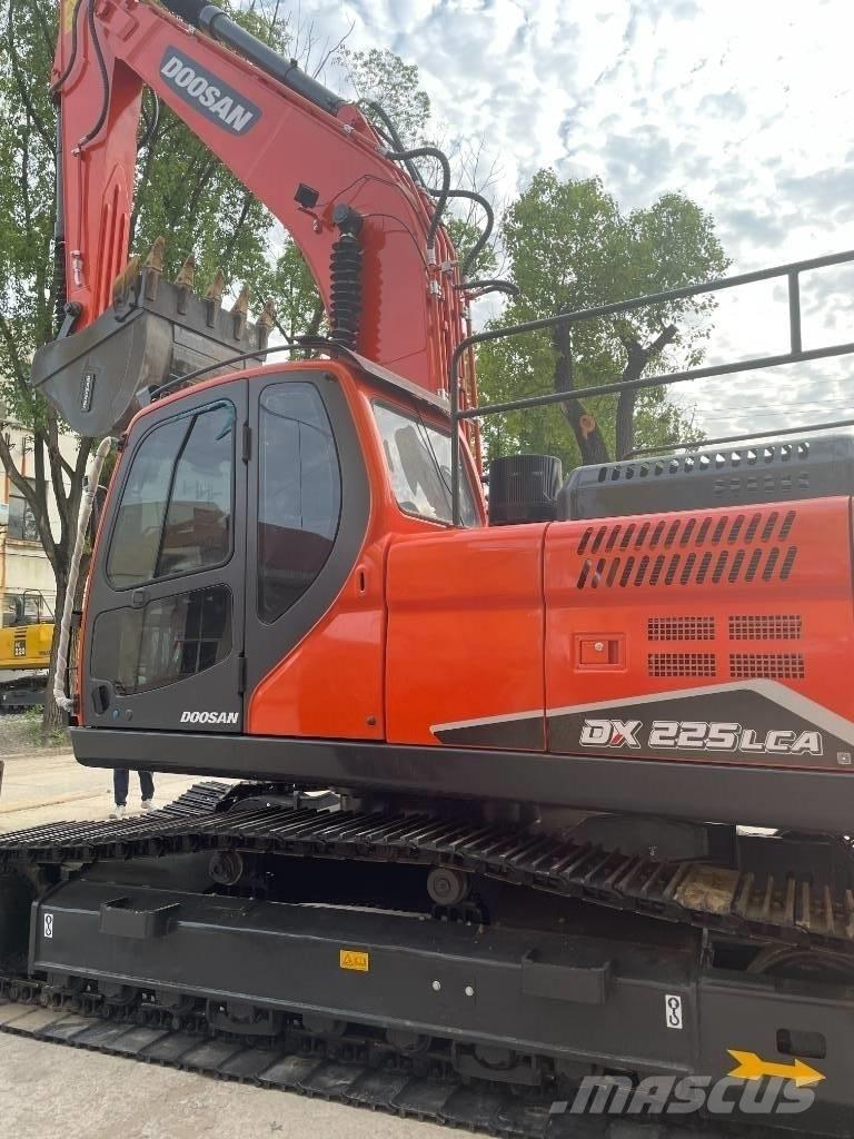 Doosan DX 225 Середні екскаватори 7т. - 12т.
