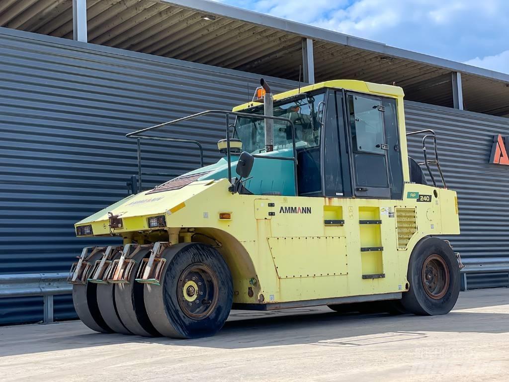 Ammann AP 240 Пневматичні катки