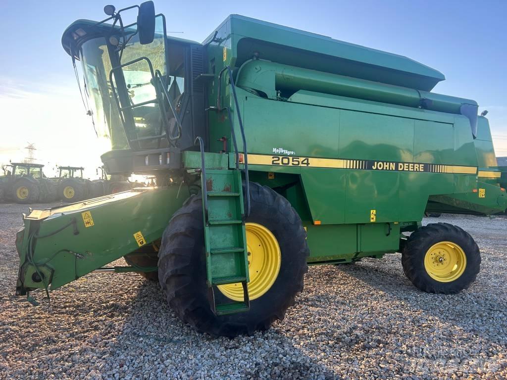 John Deere 2054 Зернозбиральні комбайни
