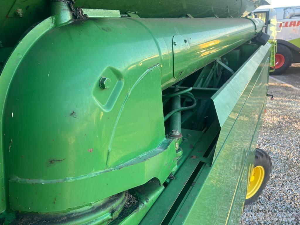 John Deere 2054 Зернозбиральні комбайни