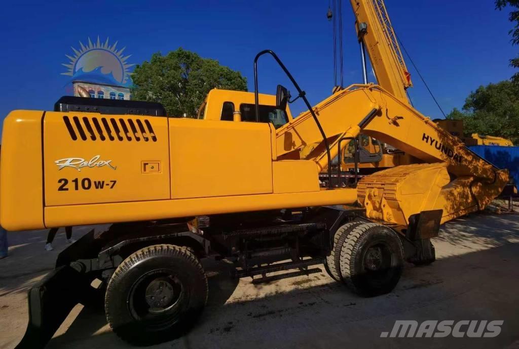 Hyundai R210W-7 Колісні екскаватори