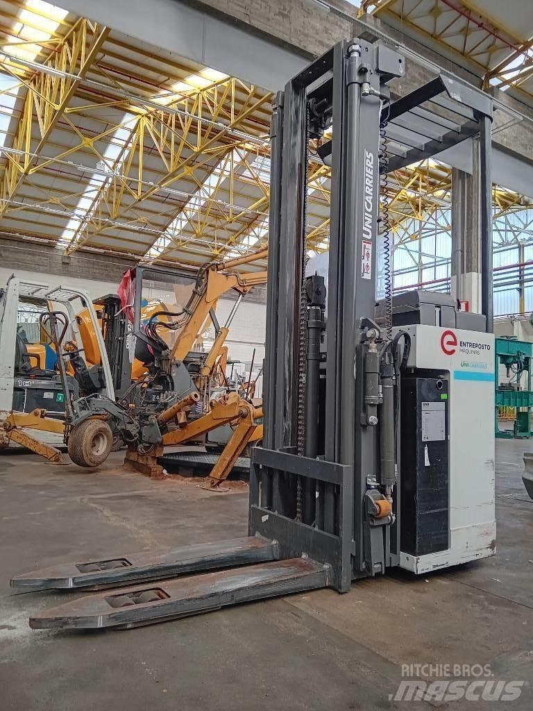 UniCarriers AJN 160 Самохідні електроштабелери