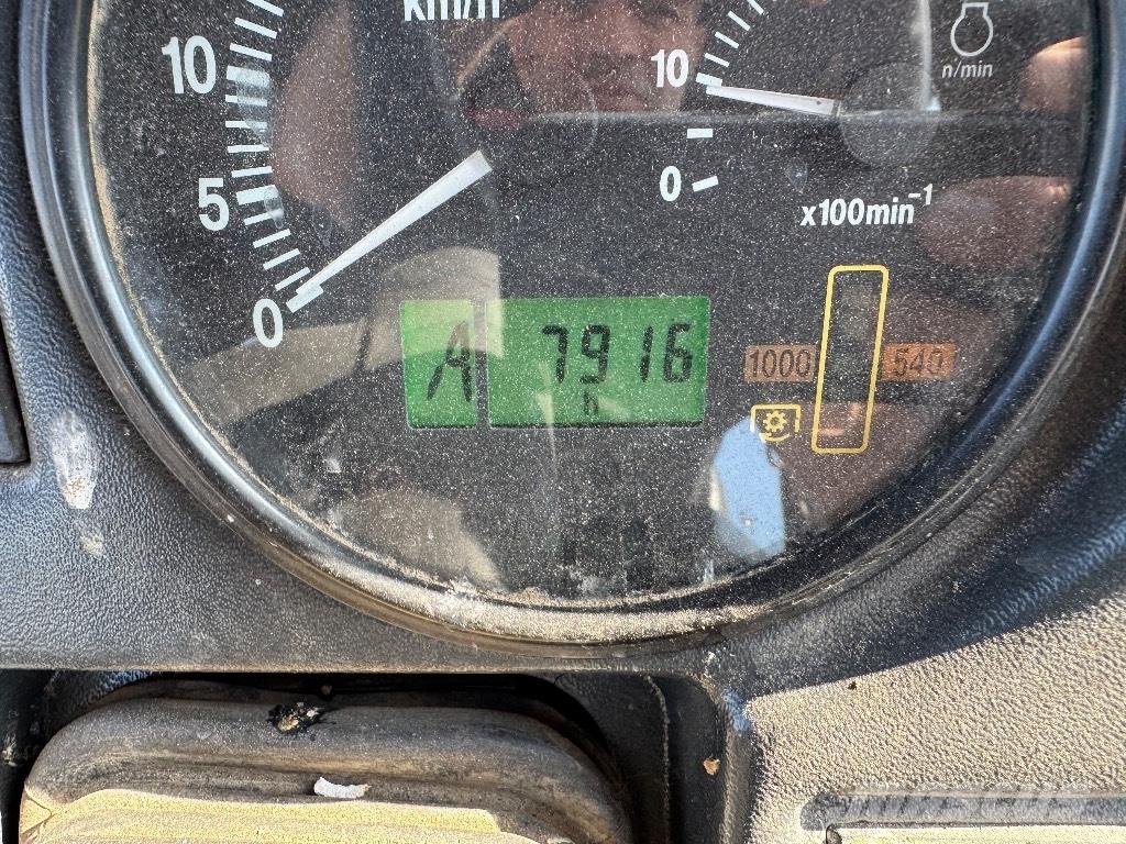 Belarus 1025.4 Лісогосподарські трактори