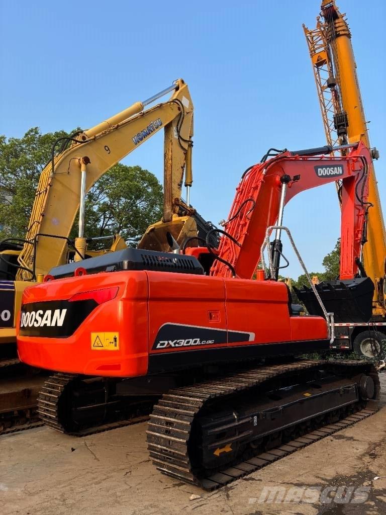 Doosan DX300LC-9C Гусеничні екскаватори