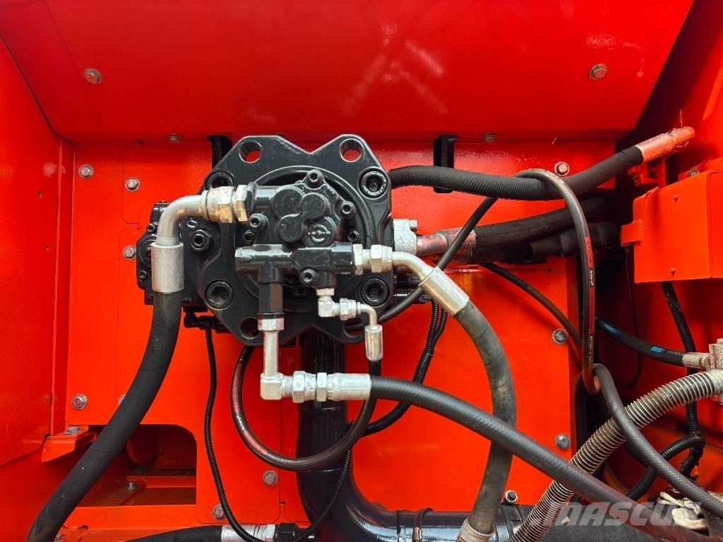 Doosan DX300LC-9C Гусеничні екскаватори