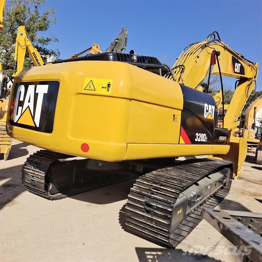 CAT 320D2L Гусеничні екскаватори
