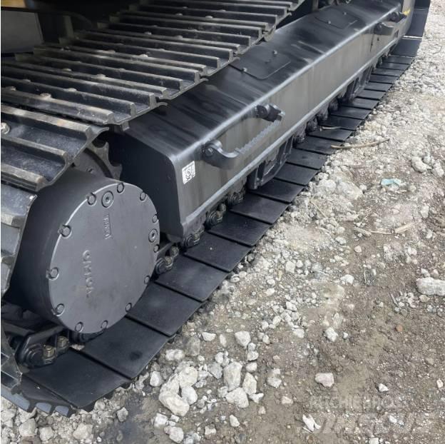 Volvo EC240D Гусеничні екскаватори