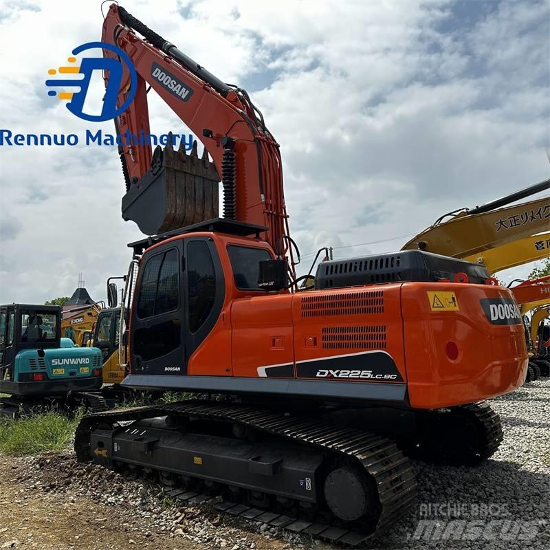 Doosan DX 225 LC-9C Гусеничні екскаватори