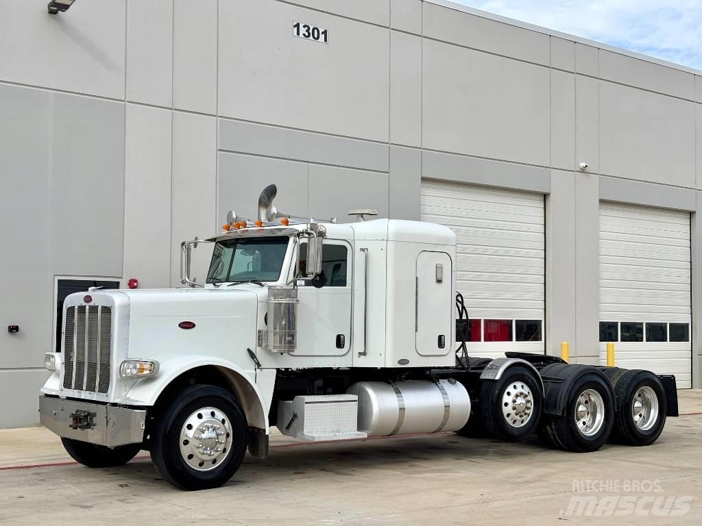Peterbilt 388 Тягачі