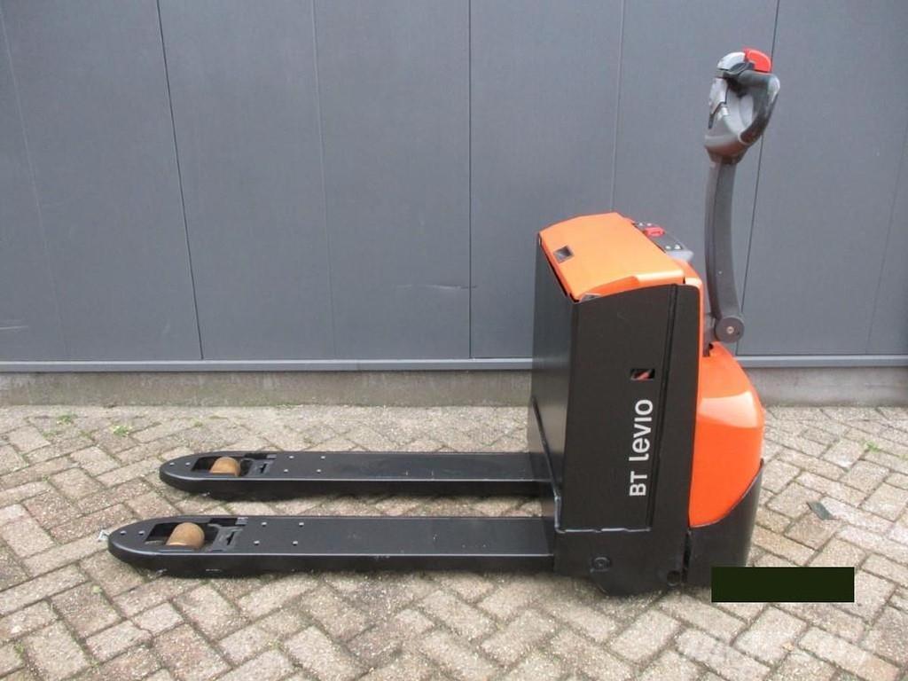 BT LWE180 Штабелери