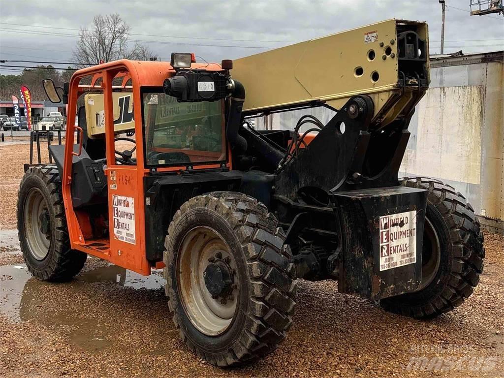 JLG G6-42A Телескопічні навантажувачі