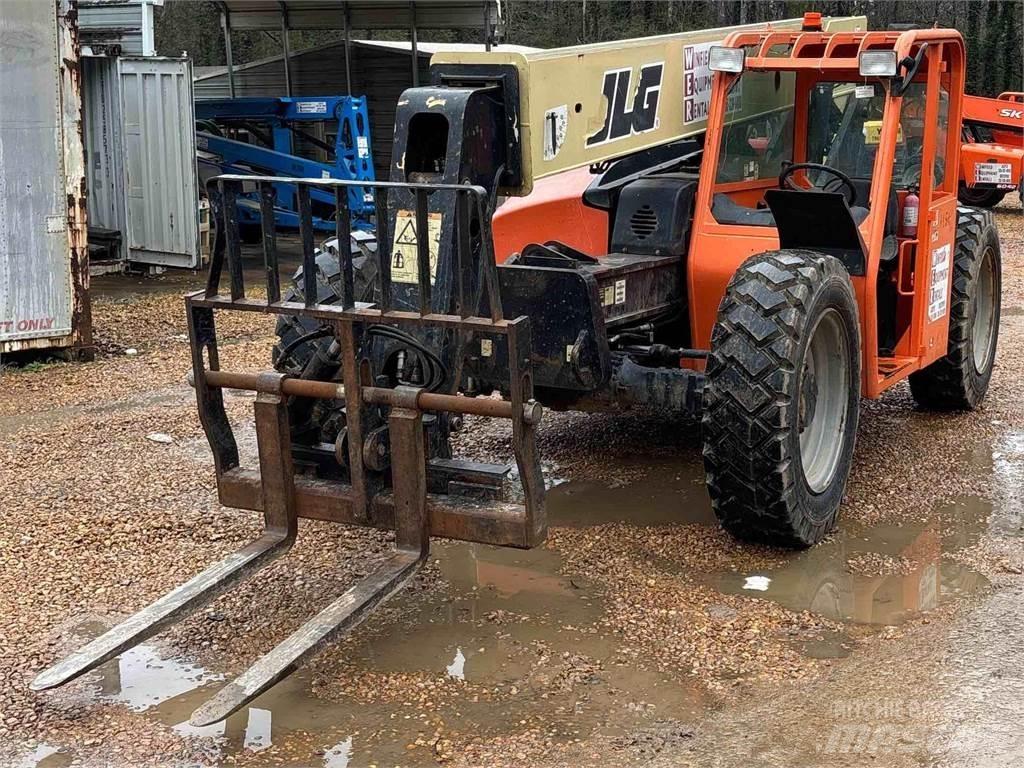 JLG G6-42A Телескопічні навантажувачі
