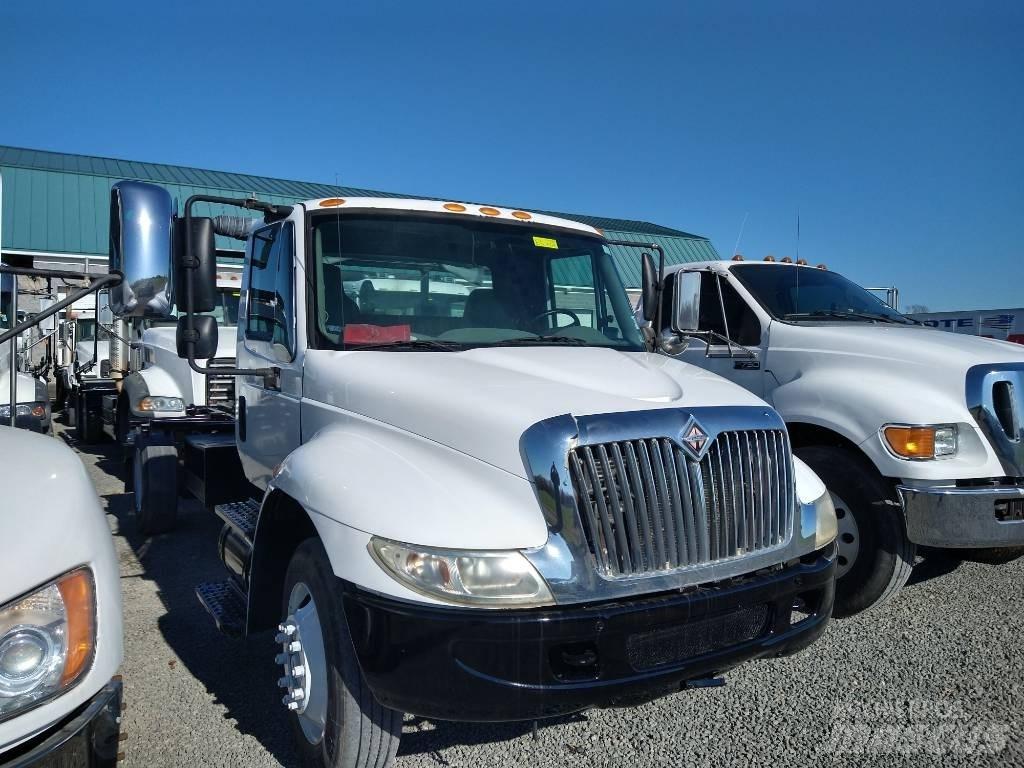 International 4400 Сміттєвози