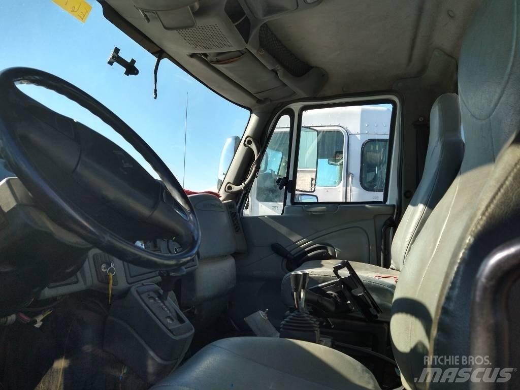 International 4400 Сміттєвози