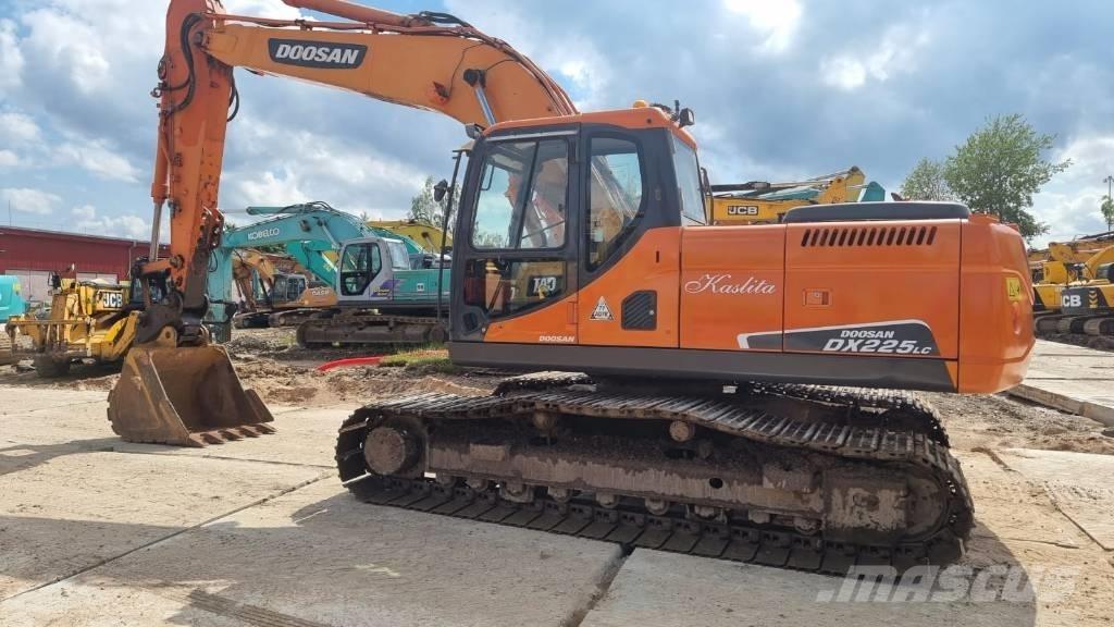 Doosan DX 225 LC Гусеничні екскаватори