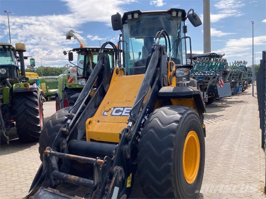 JCB 427 HT Фронтальні навантажувачі