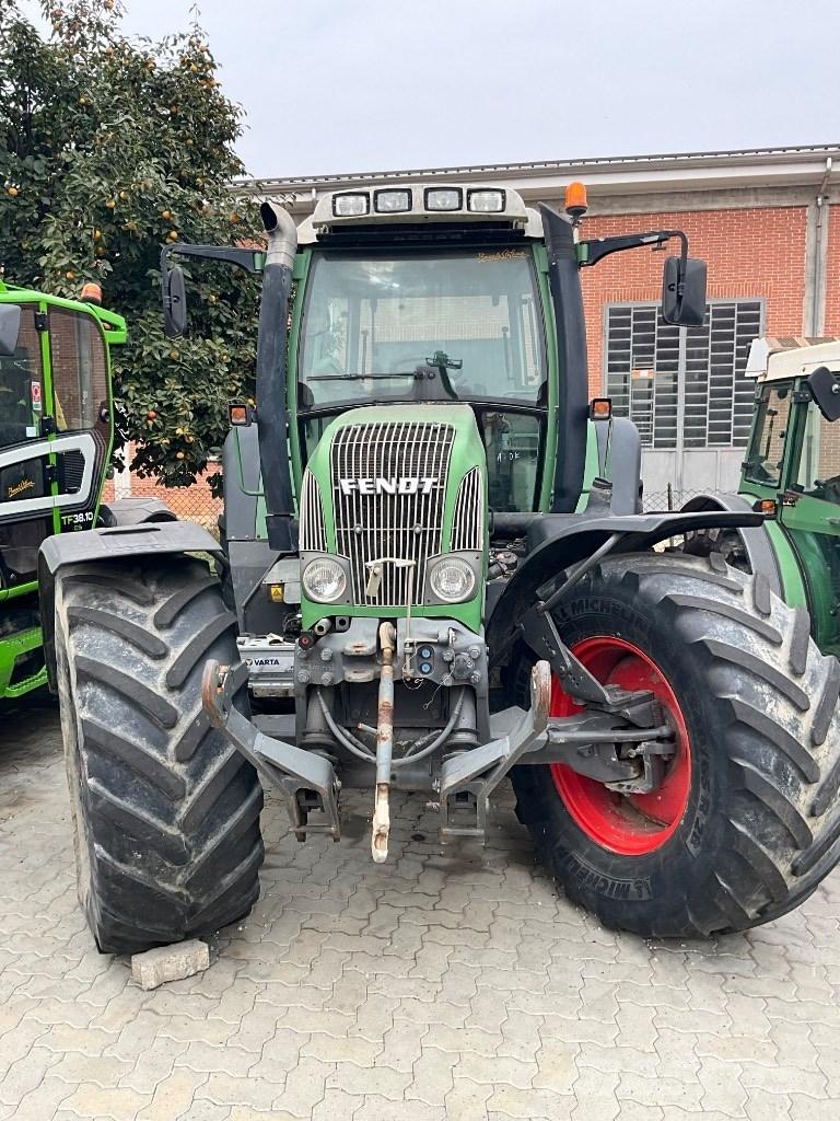 Fendt 716 Vario Трактори