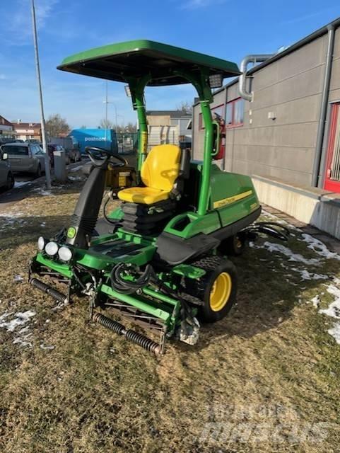 John Deere 7200 A Косарки фарватера
