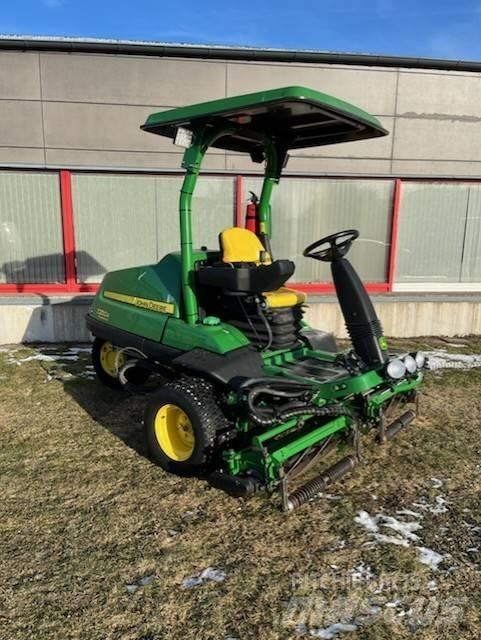 John Deere 7200 A Косарки фарватера