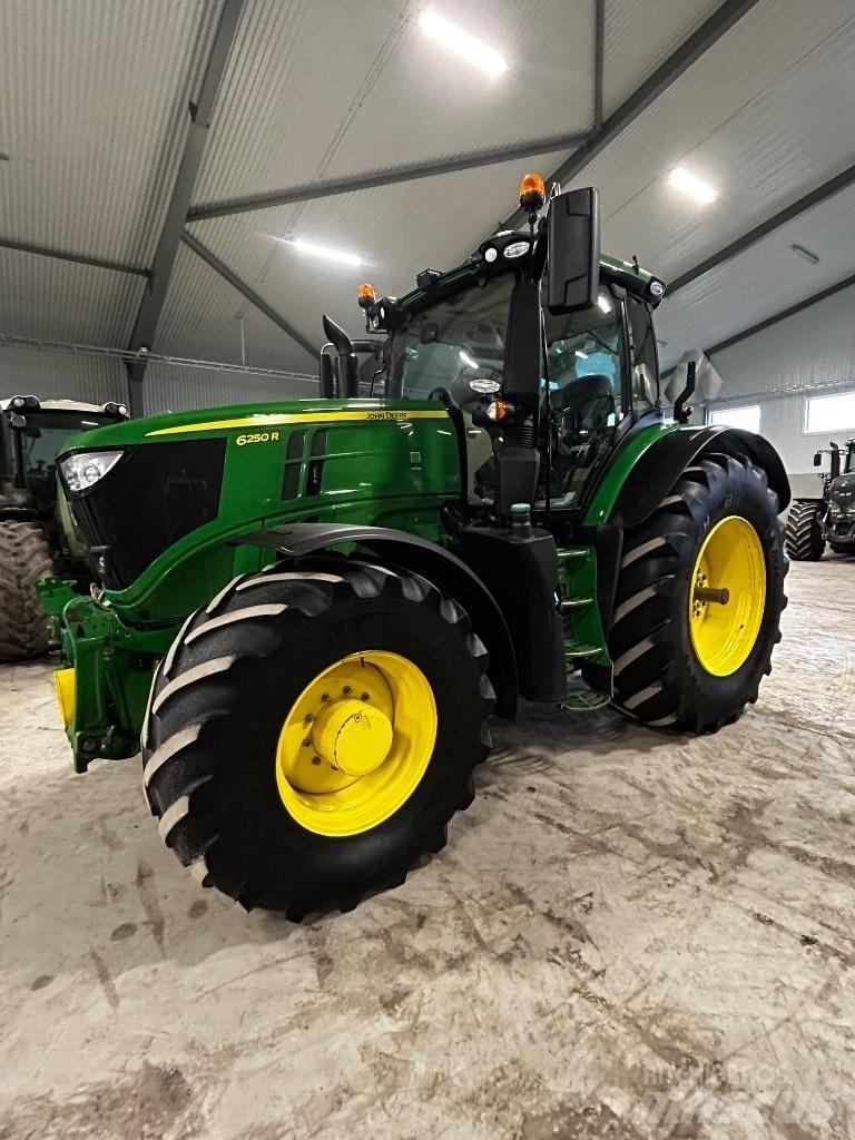John Deere 6250r Трактори