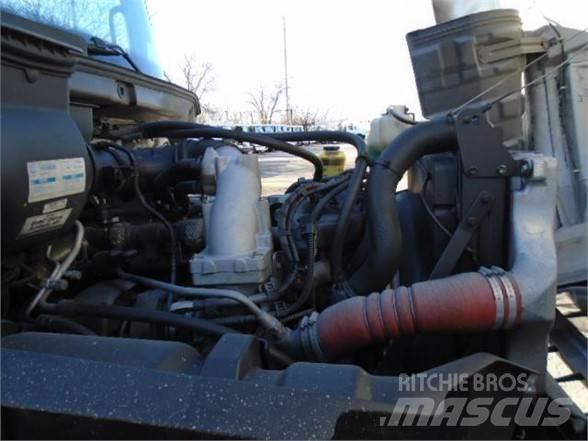 Hino 338 Шасі з кабіною