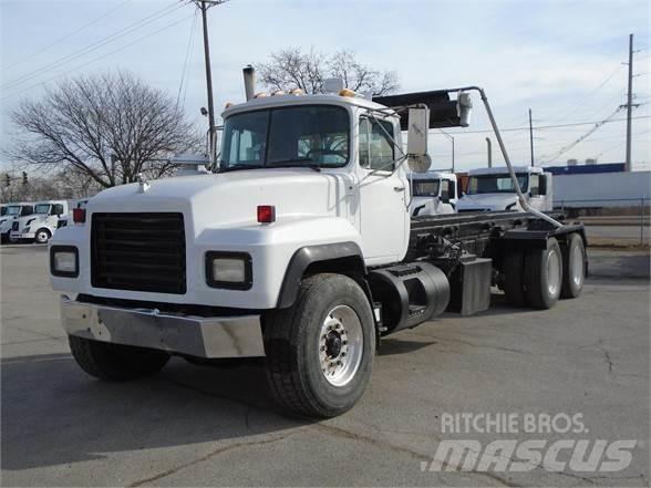 Mack RD600 Вантажівки з гаковим підйомом