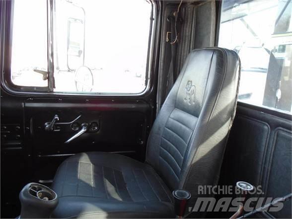 Mack RD600 Вантажівки з гаковим підйомом