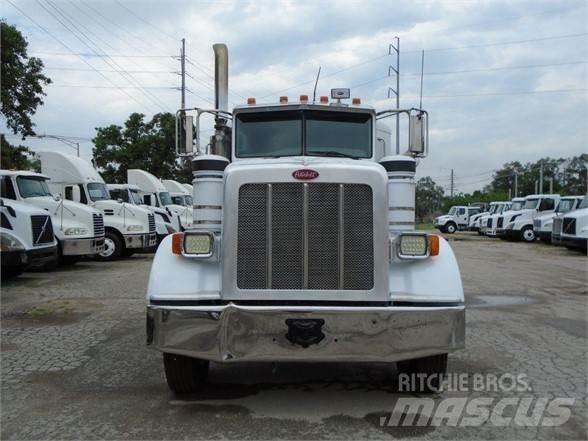 Peterbilt 367 Тягачі