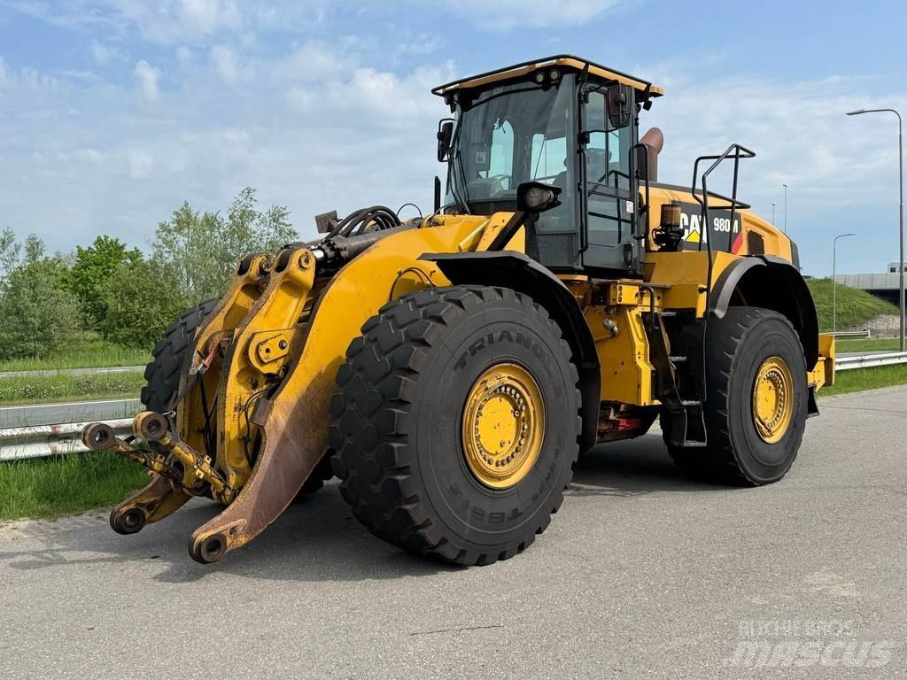 CAT 980M Фронтальні навантажувачі