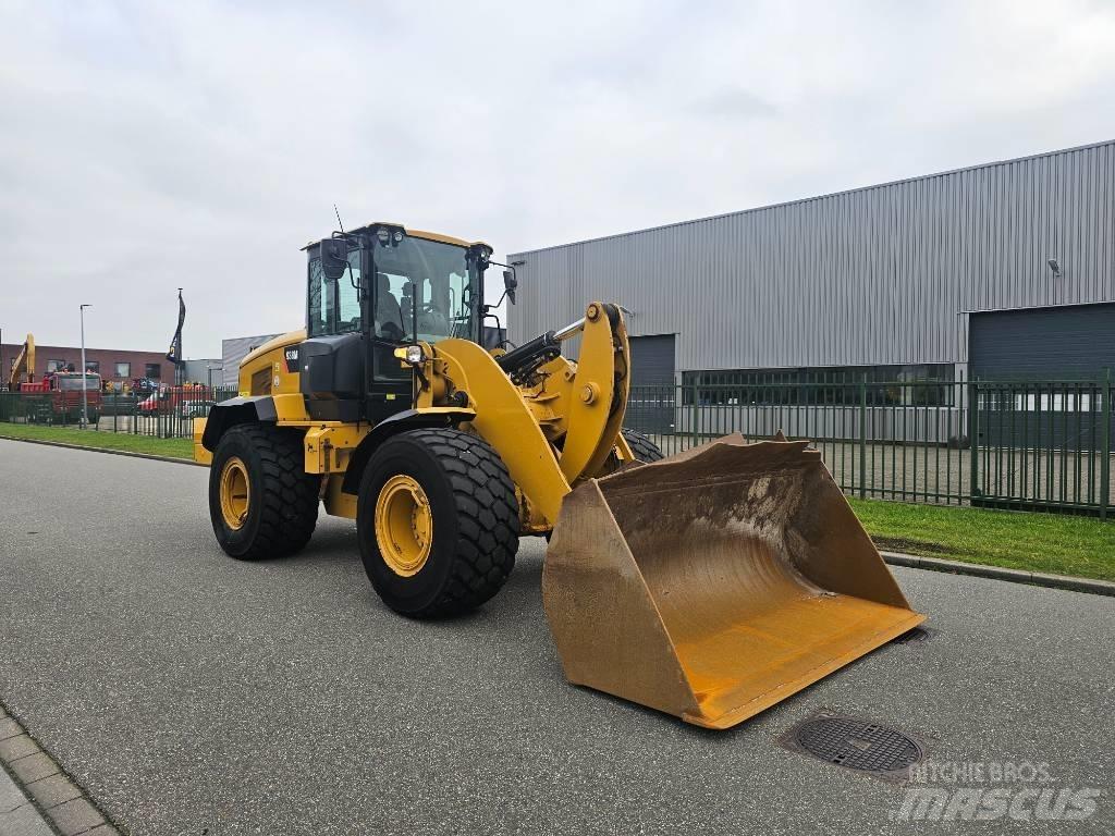 CAT 938 M Фронтальні навантажувачі