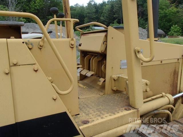 CAT D 3 C Гусеничні бульдозери