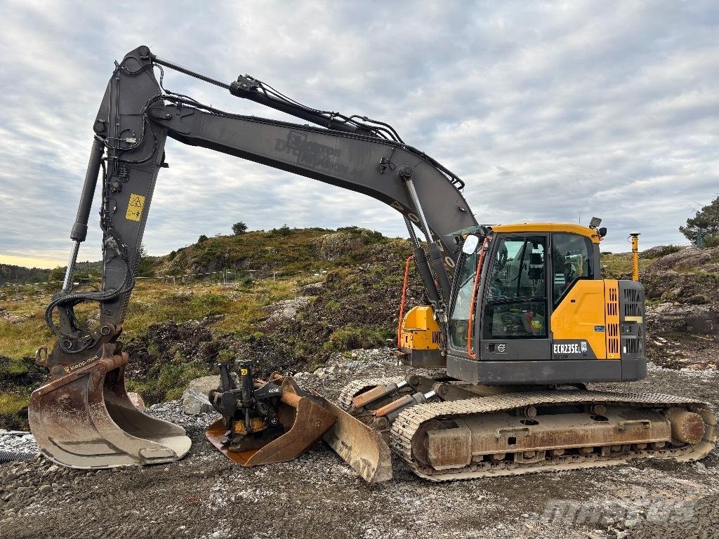 Volvo ECR 235 E Гусеничні екскаватори