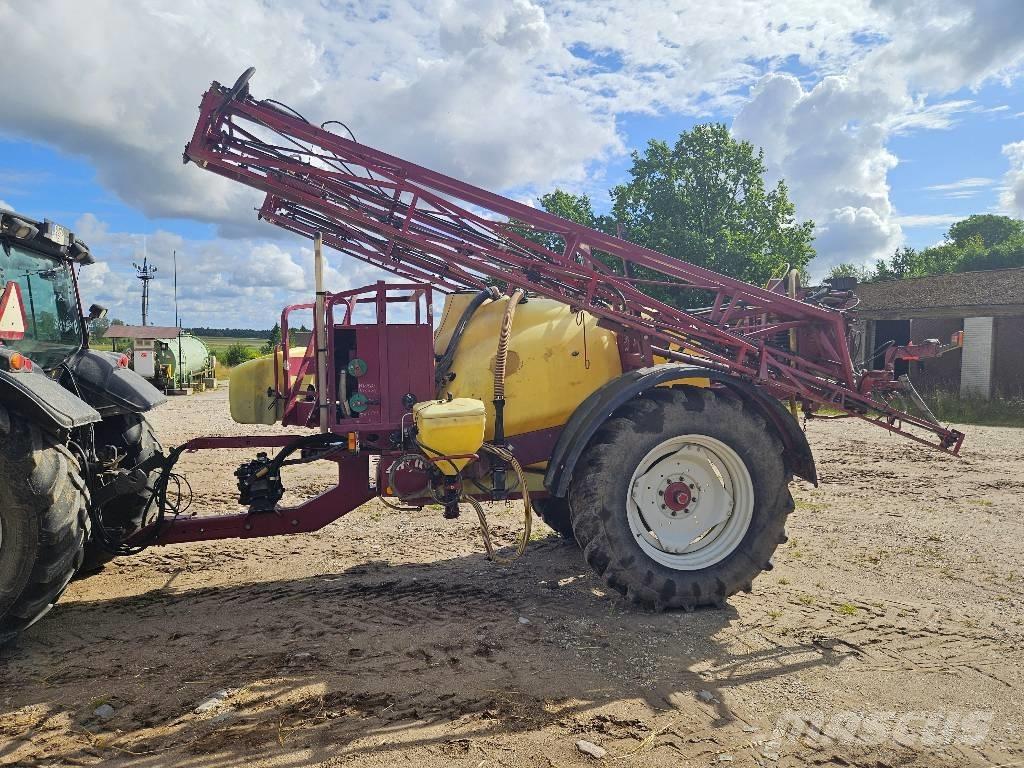 Hardi Commander 2800 Причіпні обприскувачі