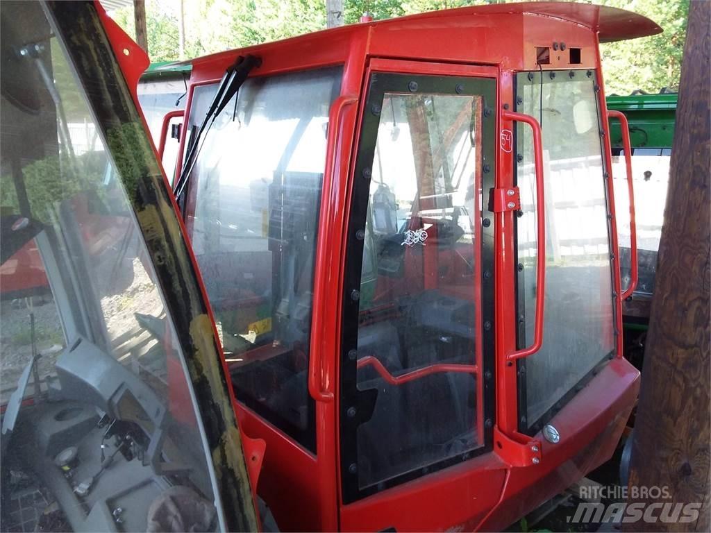 Komatsu 895 Кабіна